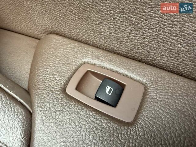 Серый БМВ Х5, объемом двигателя 3 л и пробегом 320 тыс. км за 16900 $, фото 75 на Automoto.ua