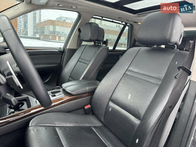 Сірий БМВ Х5, об'ємом двигуна 3 л та пробігом 304 тис. км за 11990 $, фото 35 на Automoto.ua