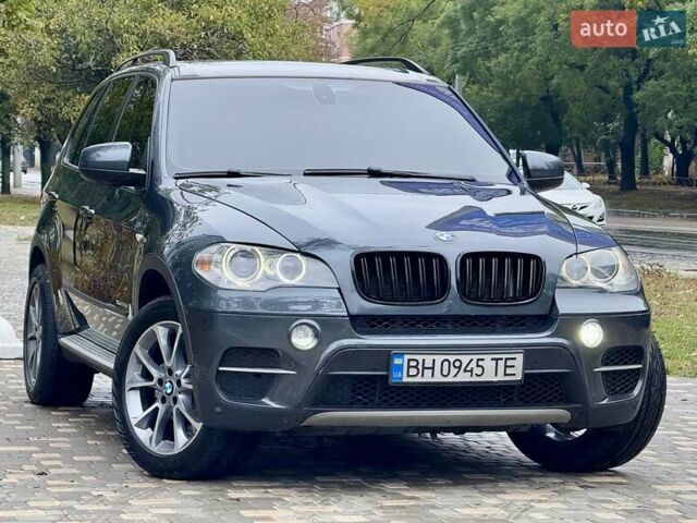 Серый БМВ Х5, объемом двигателя 3 л и пробегом 320 тыс. км за 16900 $, фото 19 на Automoto.ua