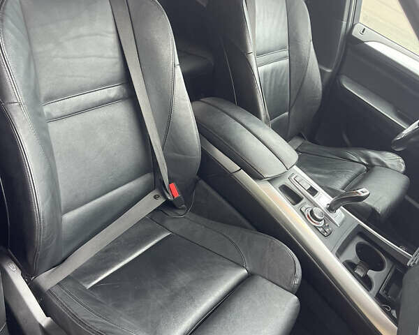 Сірий БМВ Х5, об'ємом двигуна 2.98 л та пробігом 246 тис. км за 13000 $, фото 9 на Automoto.ua