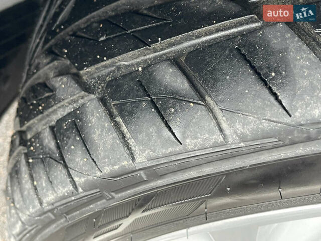 Серый БМВ Х5, объемом двигателя 3 л и пробегом 328 тыс. км за 16950 $, фото 54 на Automoto.ua