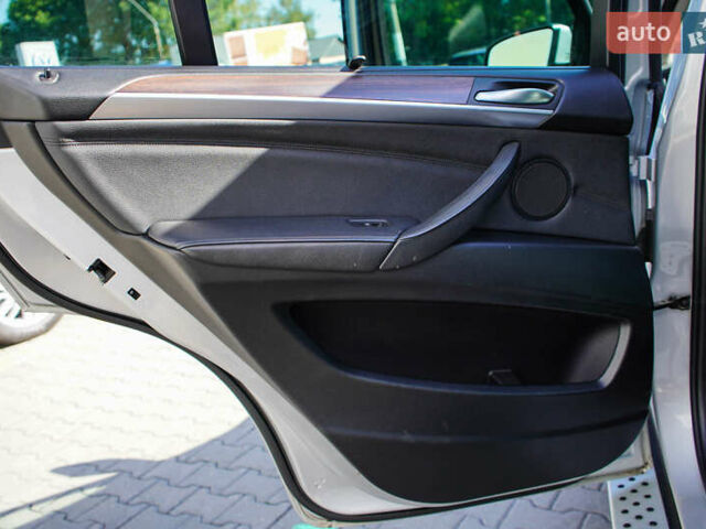 Серый БМВ Х5, объемом двигателя 3 л и пробегом 258 тыс. км за 12950 $, фото 30 на Automoto.ua