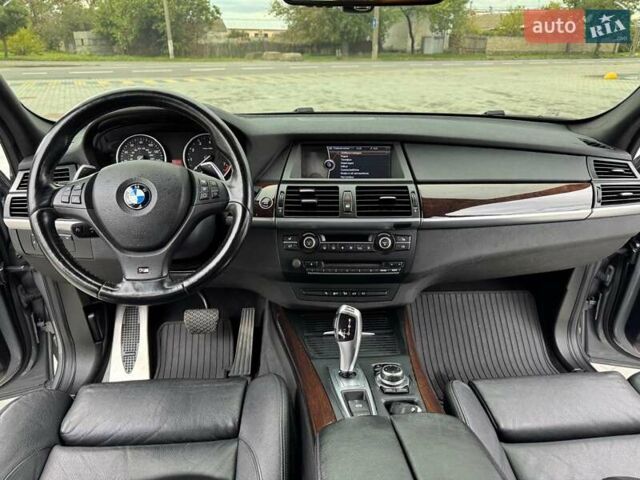 Серый БМВ Х5, объемом двигателя 3 л и пробегом 190 тыс. км за 16900 $, фото 16 на Automoto.ua