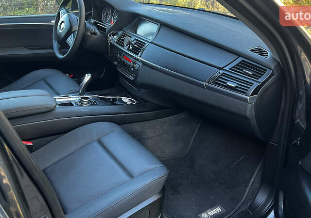 Сірий БМВ Х5, об'ємом двигуна 2.98 л та пробігом 239 тис. км за 12800 $, фото 17 на Automoto.ua