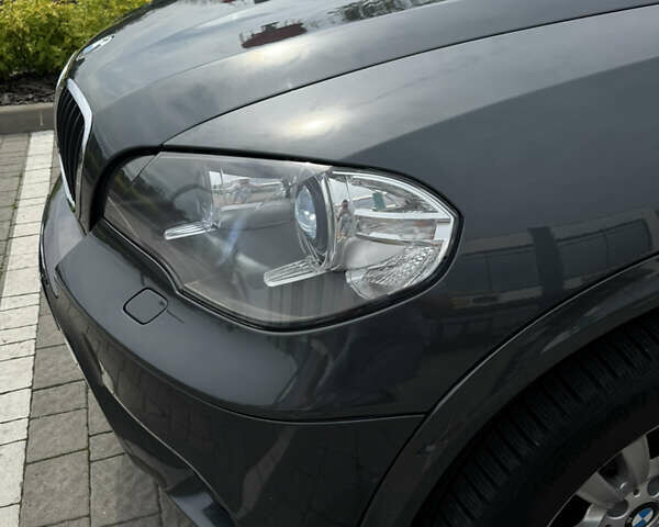 Серый БМВ Х5, объемом двигателя 2.99 л и пробегом 230 тыс. км за 18200 $, фото 11 на Automoto.ua