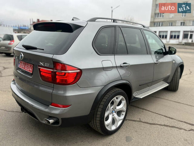 Серый БМВ Х5, объемом двигателя 3 л и пробегом 242 тыс. км за 18450 $, фото 1 на Automoto.ua
