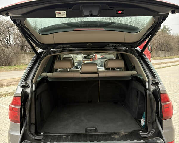 Серый БМВ Х5, объемом двигателя 2.98 л и пробегом 154 тыс. км за 13300 $, фото 12 на Automoto.ua