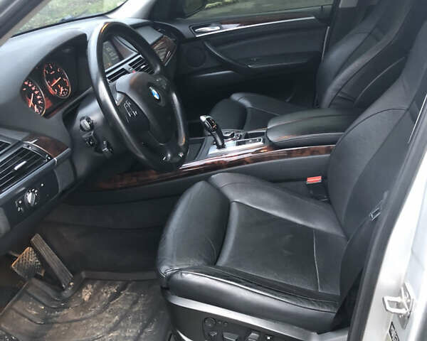 Сірий БМВ Х5, об'ємом двигуна 3 л та пробігом 258 тис. км за 18000 $, фото 17 на Automoto.ua