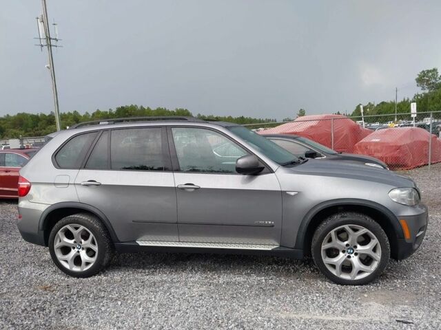 Серый БМВ Х5, объемом двигателя 3 л и пробегом 192 тыс. км за 10000 $, фото 1 на Automoto.ua