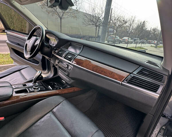 Серый БМВ Х5, объемом двигателя 2.98 л и пробегом 300 тыс. км за 13500 $, фото 15 на Automoto.ua