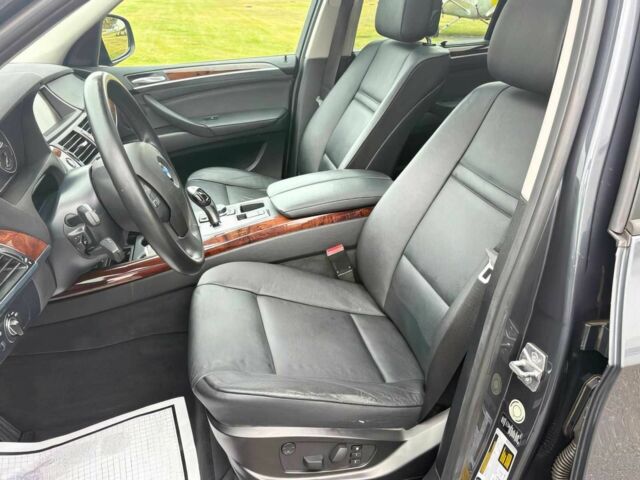 БМВ Х5 2012 в Тернополе на Automoto.ua Серый БМВ Х5, объемом двигателя 3 л и пробегом 113 тыс. км за 13800 $, фото 7 на Automoto.ua