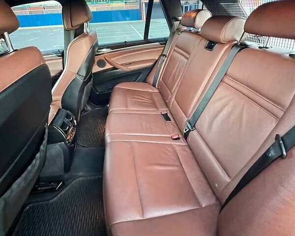 Серый БМВ Х5, объемом двигателя 3 л и пробегом 310 тыс. км за 22000 $, фото 20 на Automoto.ua