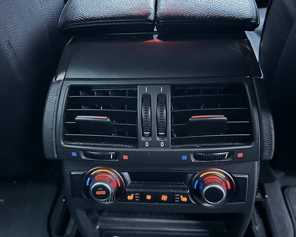 Серый БМВ Х5, объемом двигателя 2.98 л и пробегом 306 тыс. км за 11950 $, фото 16 на Automoto.ua