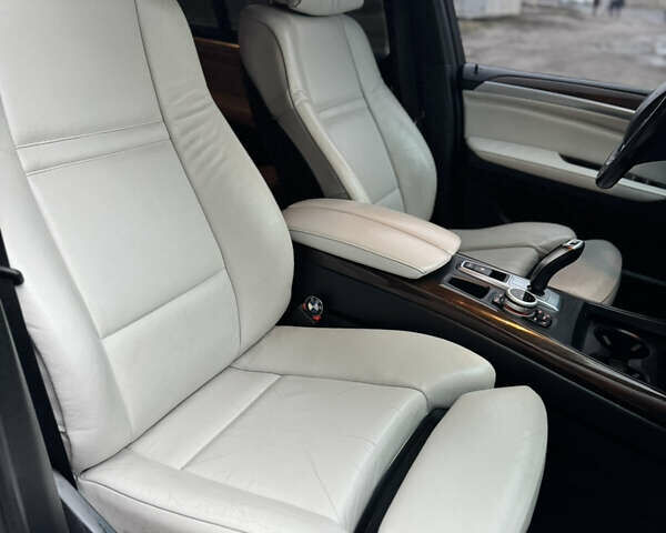 Сірий БМВ Х5, об'ємом двигуна 2.98 л та пробігом 229 тис. км за 12900 $, фото 26 на Automoto.ua
