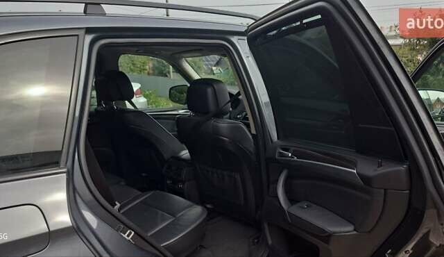 Серый БМВ Х5, объемом двигателя 3 л и пробегом 220 тыс. км за 17500 $, фото 17 на Automoto.ua