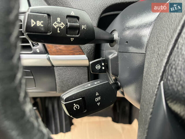 Серый БМВ Х5, объемом двигателя 3 л и пробегом 242 тыс. км за 18450 $, фото 28 на Automoto.ua