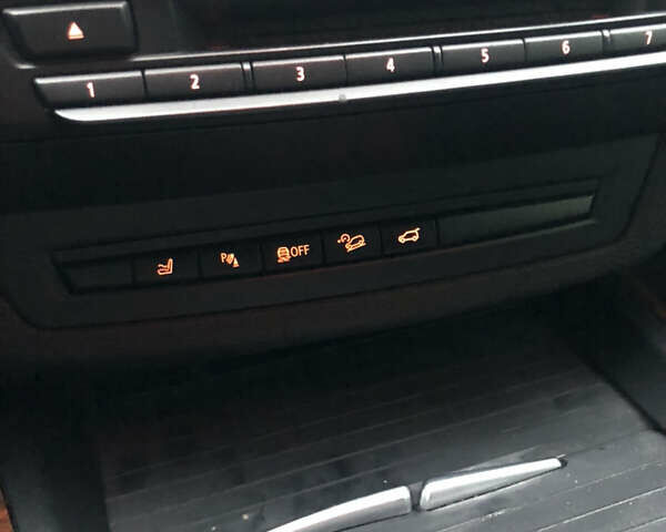 Сірий БМВ Х5, об'ємом двигуна 3 л та пробігом 258 тис. км за 18000 $, фото 12 на Automoto.ua