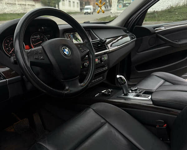 Серый БМВ Х5, объемом двигателя 2.98 л и пробегом 280 тыс. км за 12300 $, фото 7 на Automoto.ua