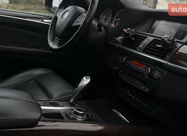 Серый БМВ Х5, объемом двигателя 2.98 л и пробегом 280 тыс. км за 12300 $, фото 8 на Automoto.ua