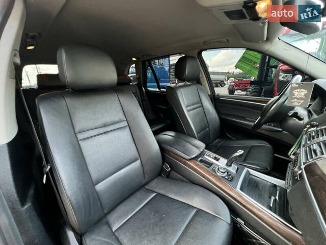 Серый БМВ Х5, объемом двигателя 3 л и пробегом 205 тыс. км за 18200 $, фото 9 на Automoto.ua