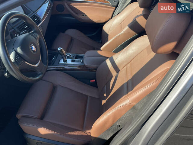 Серый БМВ Х5, объемом двигателя 3 л и пробегом 328 тыс. км за 16999 $, фото 17 на Automoto.ua