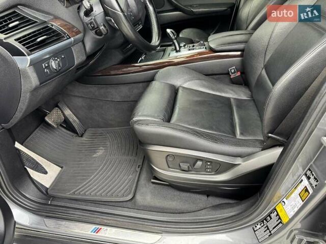 Серый БМВ Х5, объемом двигателя 3 л и пробегом 190 тыс. км за 16900 $, фото 14 на Automoto.ua