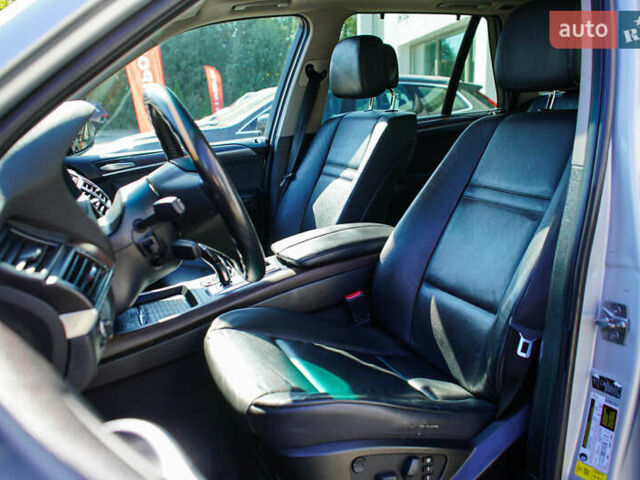 Серый БМВ Х5, объемом двигателя 3 л и пробегом 258 тыс. км за 12950 $, фото 17 на Automoto.ua