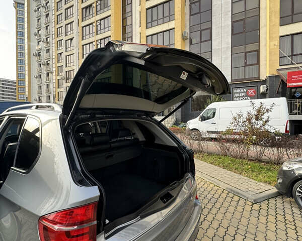 Серый БМВ Х5, объемом двигателя 2.98 л и пробегом 300 тыс. км за 13500 $, фото 11 на Automoto.ua