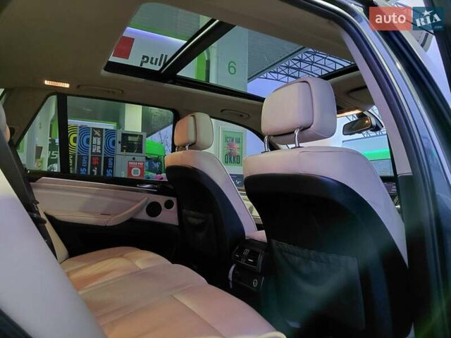 Серый БМВ Х5, объемом двигателя 3 л и пробегом 250 тыс. км за 15700 $, фото 13 на Automoto.ua