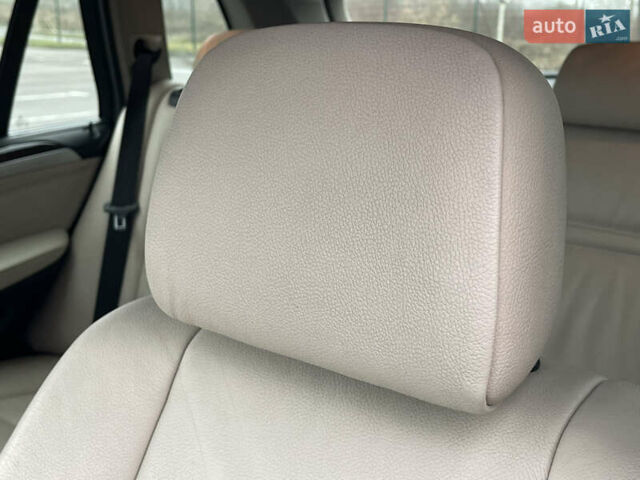 Сірий БМВ Х5, об'ємом двигуна 3 л та пробігом 285 тис. км за 15600 $, фото 29 на Automoto.ua