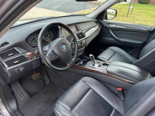 Серый БМВ Х5, объемом двигателя 3 л и пробегом 134 тыс. км за 8700 $, фото 9 на Automoto.ua