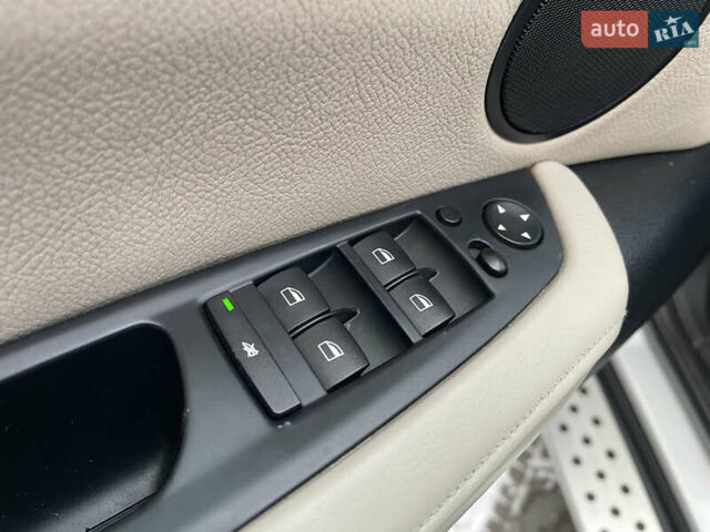 Серый БМВ Х5, объемом двигателя 3 л и пробегом 280 тыс. км за 16750 $, фото 16 на Automoto.ua