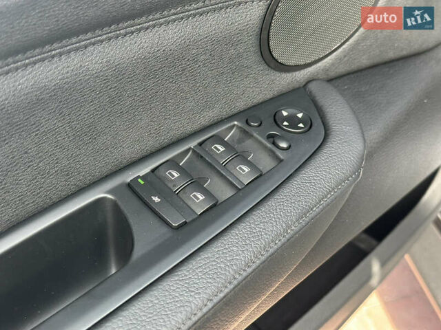 Сірий БМВ Х5, об'ємом двигуна 3 л та пробігом 290 тис. км за 18900 $, фото 23 на Automoto.ua