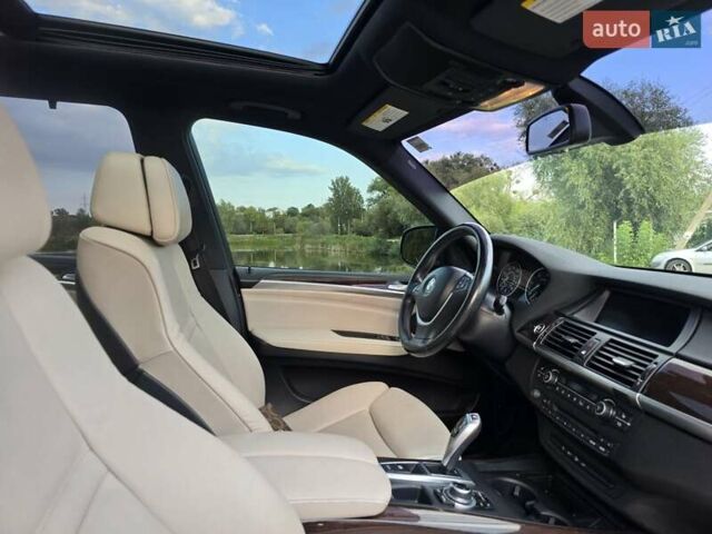 Сірий БМВ Х5, об'ємом двигуна 2.99 л та пробігом 222 тис. км за 20000 $, фото 16 на Automoto.ua