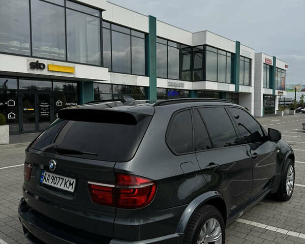 Серый БМВ Х5, объемом двигателя 2.99 л и пробегом 230 тыс. км за 18200 $, фото 5 на Automoto.ua