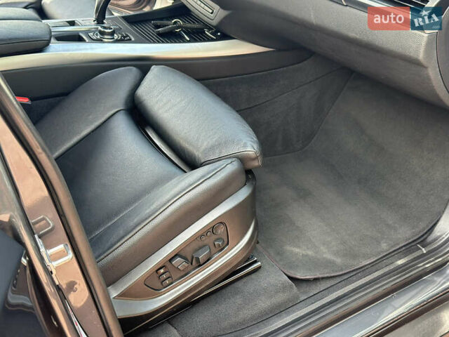 Сірий БМВ Х5, об'ємом двигуна 3 л та пробігом 290 тис. км за 18900 $, фото 28 на Automoto.ua