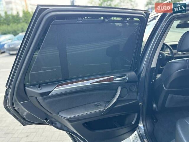 Серый БМВ Х5, объемом двигателя 2.98 л и пробегом 195 тыс. км за 13200 $, фото 18 на Automoto.ua