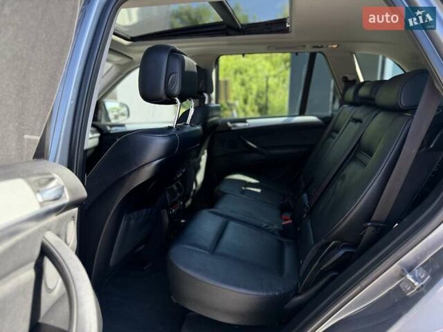 Серый БМВ Х5, объемом двигателя 3 л и пробегом 253 тыс. км за 15800 $, фото 66 на Automoto.ua