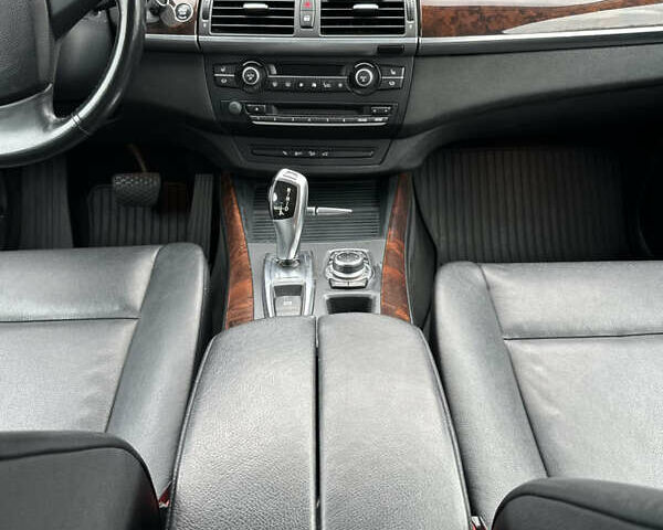 Серый БМВ Х5, объемом двигателя 2.99 л и пробегом 320 тыс. км за 17900 $, фото 25 на Automoto.ua