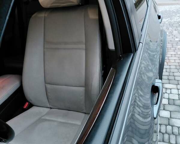 Серый БМВ Х5, объемом двигателя 3 л и пробегом 250 тыс. км за 15700 $, фото 93 на Automoto.ua
