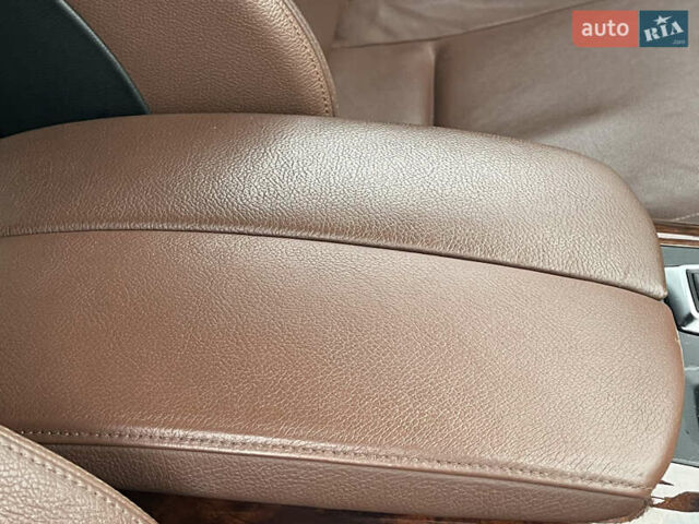 Серый БМВ Х5, объемом двигателя 3 л и пробегом 328 тыс. км за 16950 $, фото 49 на Automoto.ua