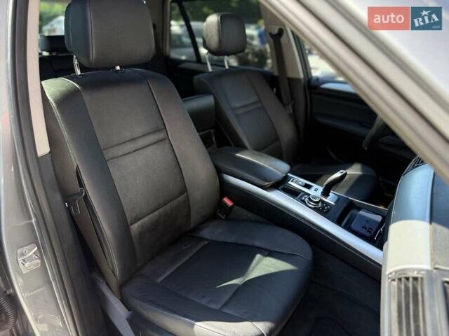 Серый БМВ Х5, объемом двигателя 3 л и пробегом 253 тыс. км за 15700 $, фото 53 на Automoto.ua