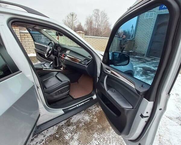 Сірий БМВ Х5, об'ємом двигуна 2.98 л та пробігом 297 тис. км за 17800 $, фото 8 на Automoto.ua
