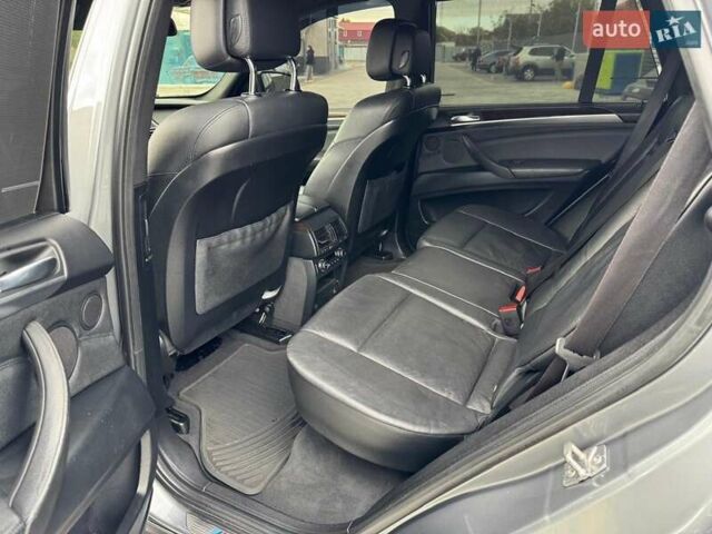 Серый БМВ Х5, объемом двигателя 3 л и пробегом 190 тыс. км за 16900 $, фото 22 на Automoto.ua