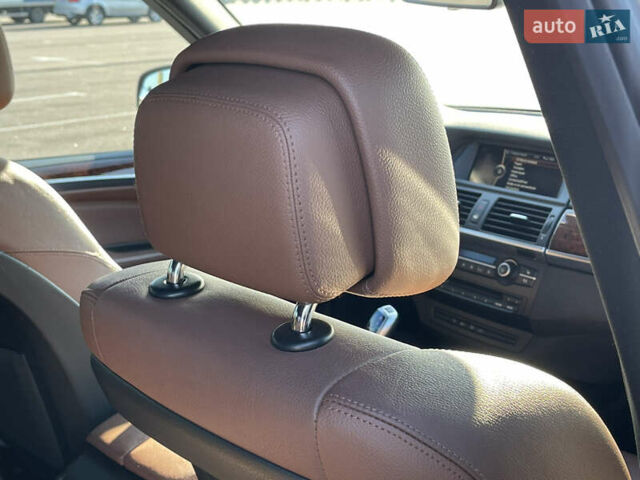 Серый БМВ Х5, объемом двигателя 3 л и пробегом 328 тыс. км за 16999 $, фото 39 на Automoto.ua