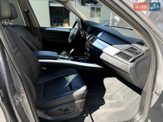 Серый БМВ Х5, объемом двигателя 3 л и пробегом 253 тыс. км за 15800 $, фото 48 на Automoto.ua