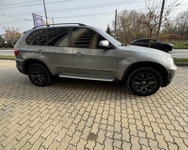 Серый БМВ Х5, объемом двигателя 2.98 л и пробегом 300 тыс. км за 13500 $, фото 3 на Automoto.ua