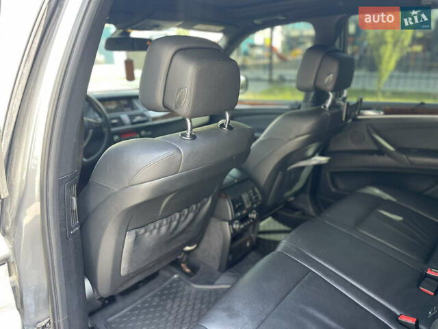 Серый БМВ Х5, объемом двигателя 3 л и пробегом 160 тыс. км за 22000 $, фото 18 на Automoto.ua