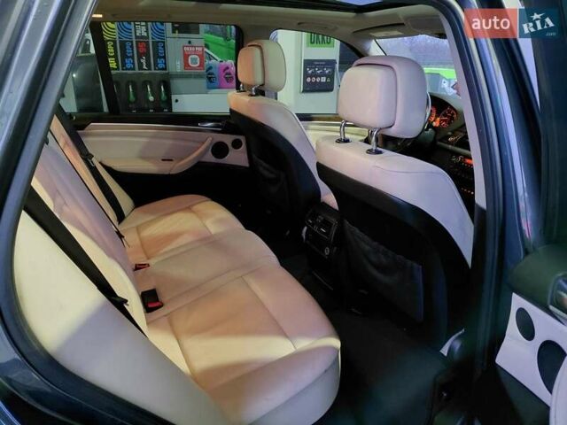 Серый БМВ Х5, объемом двигателя 3 л и пробегом 250 тыс. км за 15700 $, фото 49 на Automoto.ua