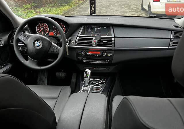 Серый БМВ Х5, объемом двигателя 2.98 л и пробегом 239 тыс. км за 12700 $, фото 8 на Automoto.ua